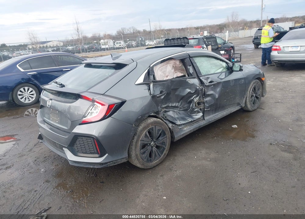 2018 HONDA CIVIC EX VIN: SHHFK7H5XJU403921