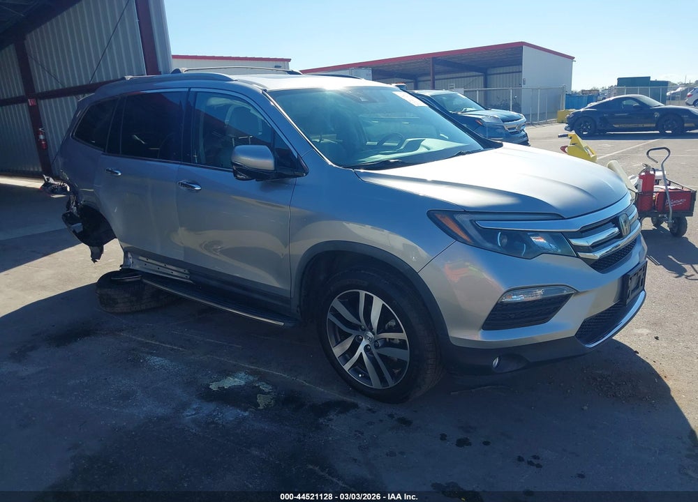 2017 HONDA PILOT TOURING VIN: 5FNYF6H94HB035502