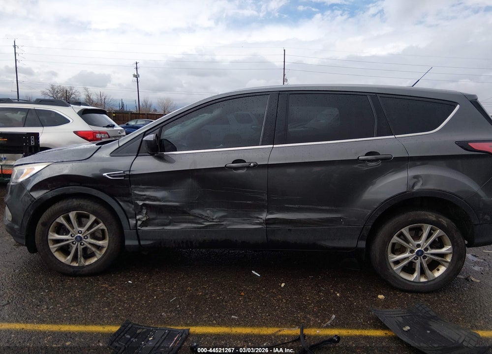 2017 FORD ESCAPE SE VIN: 1FMCU9GD3HUC04211