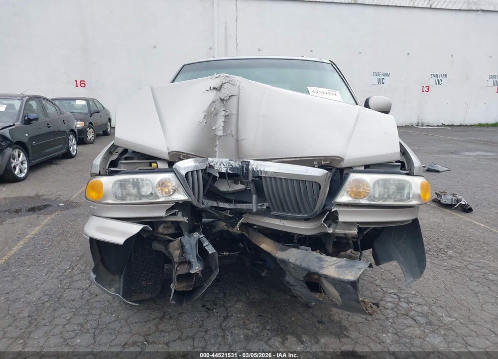 2001 LINCOLN NAVIGATOR VIN: 5LMEU27R81LJ11527