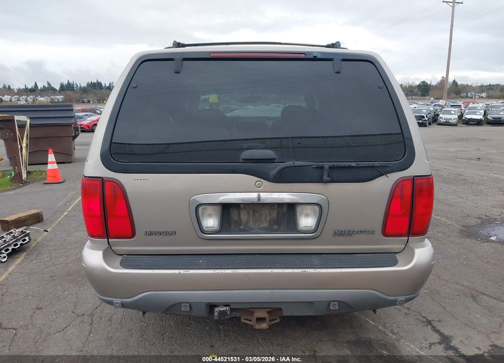2001 LINCOLN NAVIGATOR VIN: 5LMEU27R81LJ11527