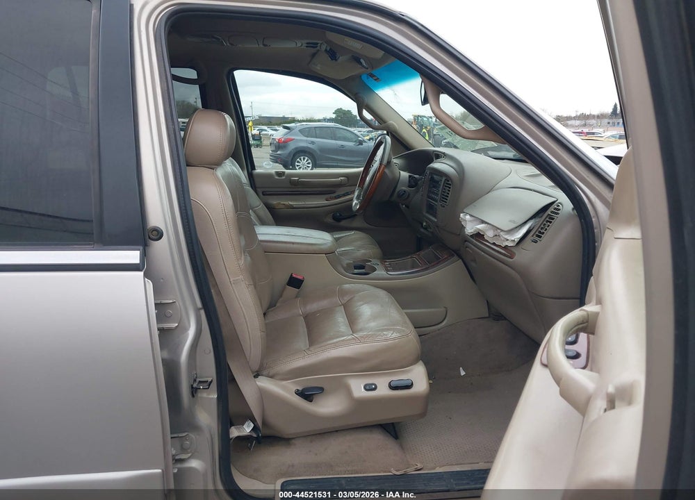 2001 LINCOLN NAVIGATOR VIN: 5LMEU27R81LJ11527