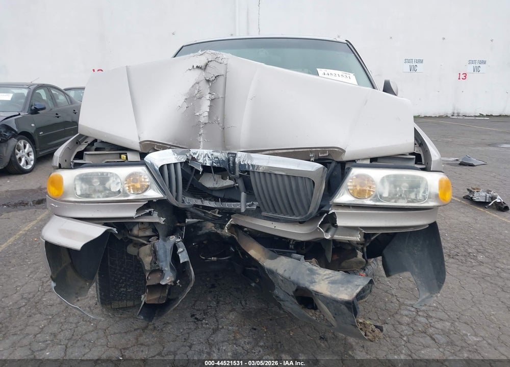 2001 LINCOLN NAVIGATOR VIN: 5LMEU27R81LJ11527