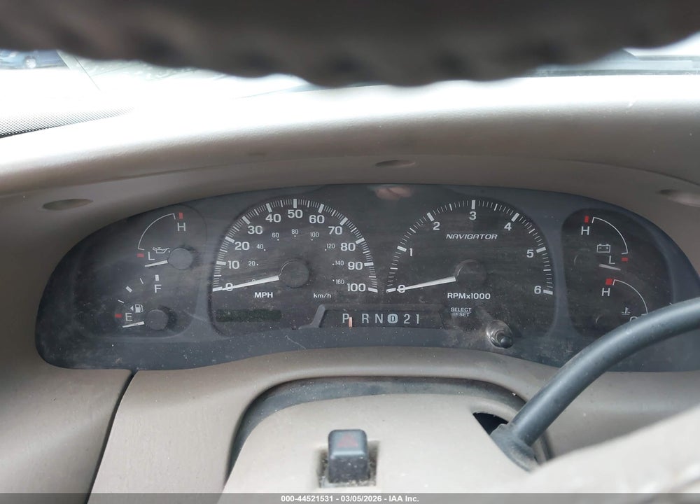 2001 LINCOLN NAVIGATOR VIN: 5LMEU27R81LJ11527