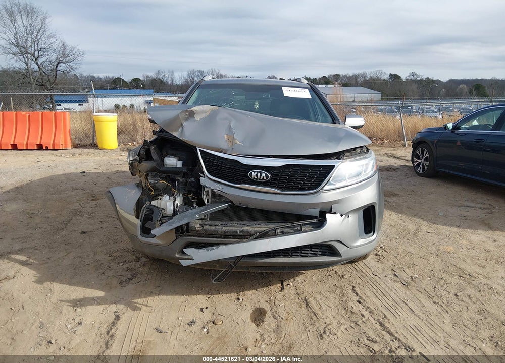 2015 KIA SORENTO LX VIN: 5XYKT4A66FG601619