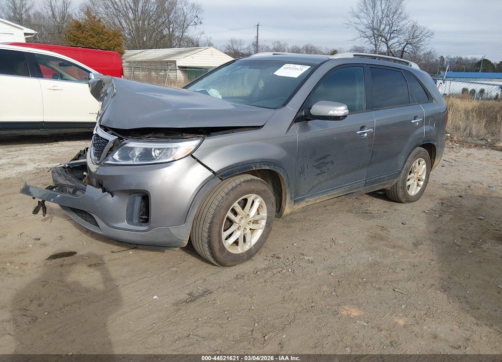 2015 KIA SORENTO LX VIN: 5XYKT4A66FG601619