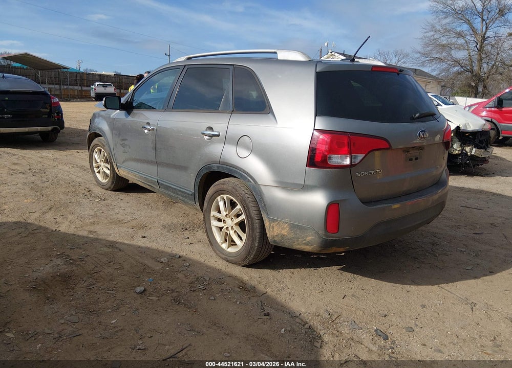 2015 KIA SORENTO LX VIN: 5XYKT4A66FG601619