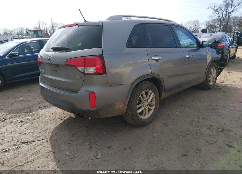 2015 KIA SORENTO LX VIN: 5XYKT4A66FG601619
