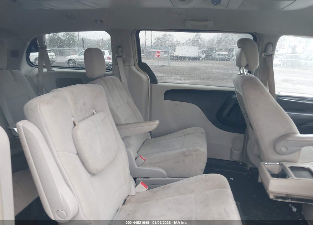 2011 CHRYSLER TOWN & COUNTRY TOURING VIN: 2A4RR5DG2BR665051