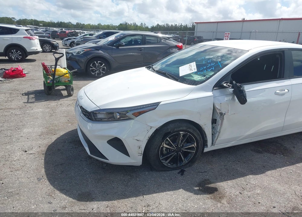 2024 KIA FORTE LXS VIN: 3KPF24ADXRE728930