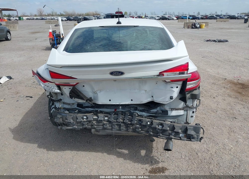 2018 FORD FUSION SE VIN: 3FA6P0HD1JR252585