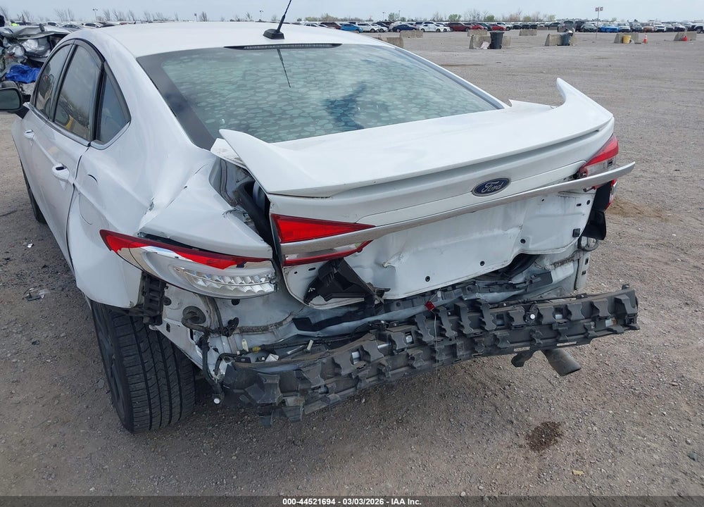 2018 FORD FUSION SE VIN: 3FA6P0HD1JR252585