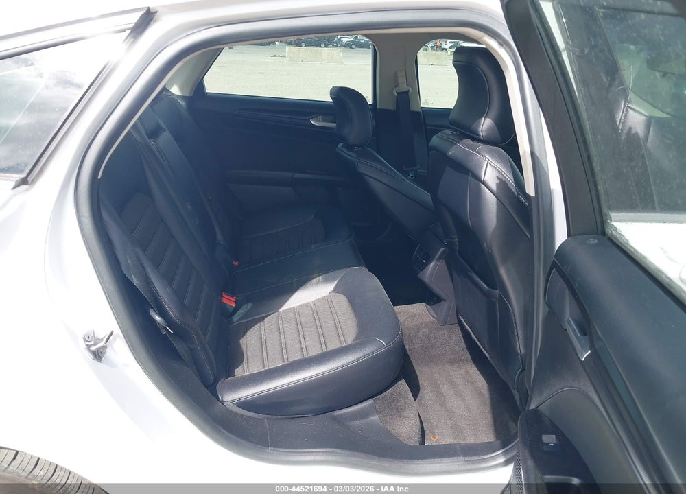 2018 FORD FUSION SE VIN: 3FA6P0HD1JR252585