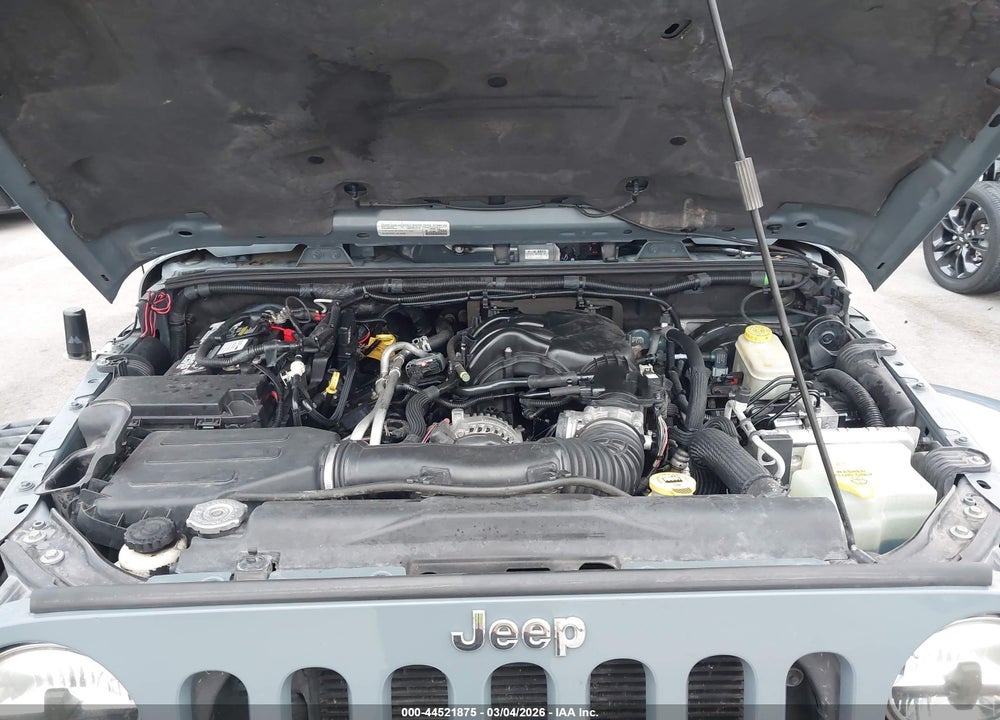 2015 JEEP WRANGLER UNLIMITED SAHARA VIN: 1C4BJWEG4FL528503