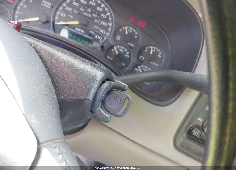 1999 GMC SIERRA 1500 SL VIN: 2GTEC19T8X1554627