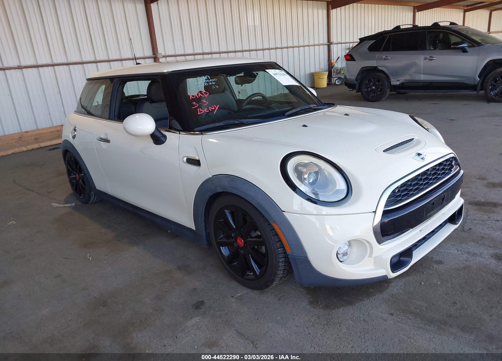 2016 MINI HARDTOP COOPER S VIN: WMWXP7C54G3B33119