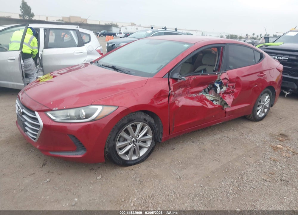 2017 HYUNDAI ELANTRA VIN: KMHD84LF3HU417615