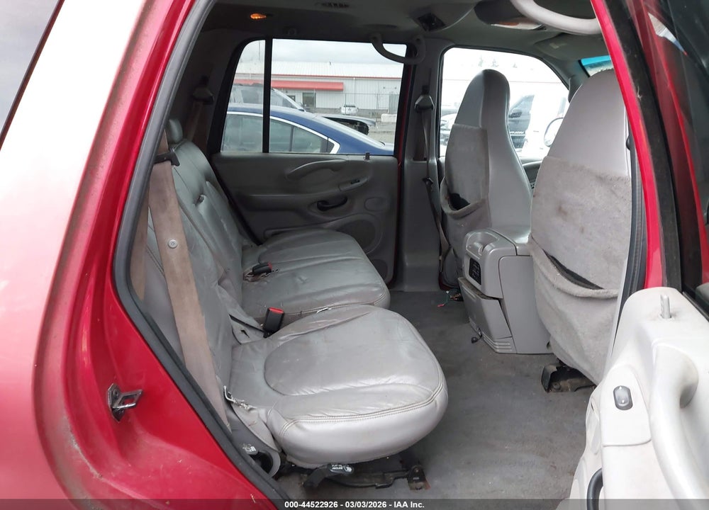 2001 FORD EXPEDITION XLT VIN: 1FMPU16L11LA84206