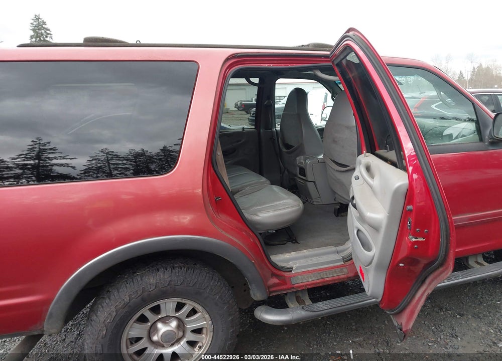 2001 FORD EXPEDITION XLT VIN: 1FMPU16L11LA84206