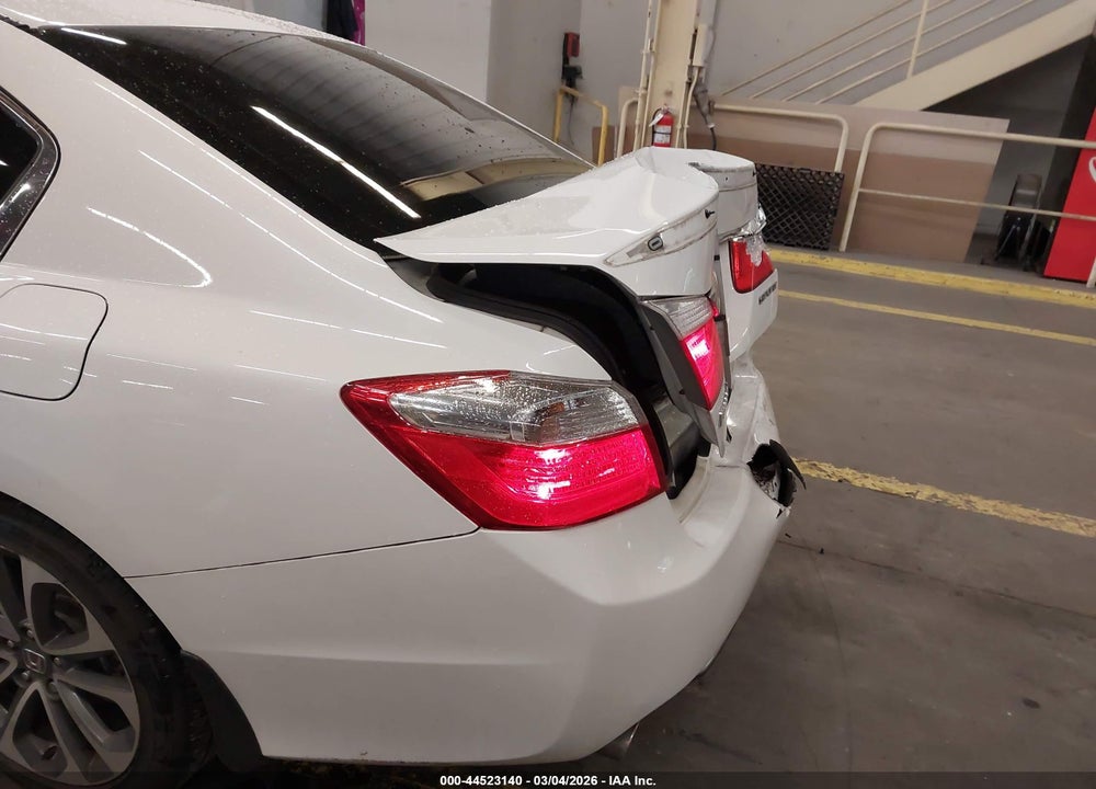 2015 HONDA ACCORD SPORT VIN: 1HGCR2F52FA050193