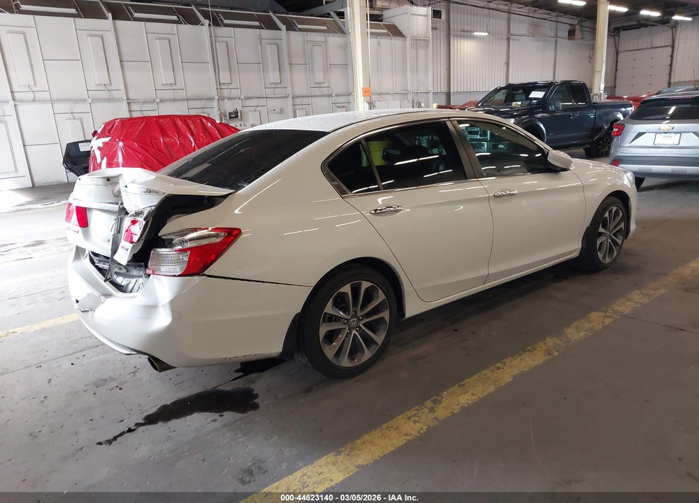 2015 HONDA ACCORD SPORT VIN: 1HGCR2F52FA050193