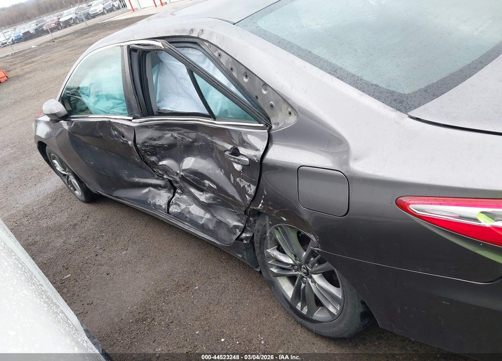 2017 TOYOTA CAMRY SE VIN: 4T1BF1FK5HU395590