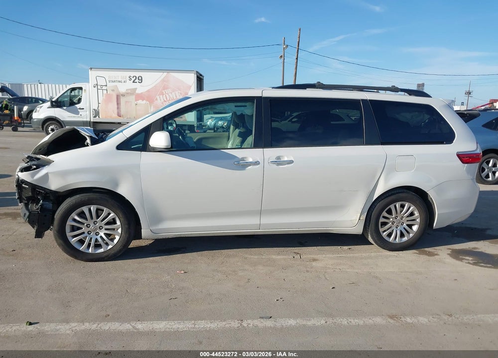 2015 TOYOTA SIENNA XLE 8 PASSENGER VIN: 5TDYK3DC2FS653986