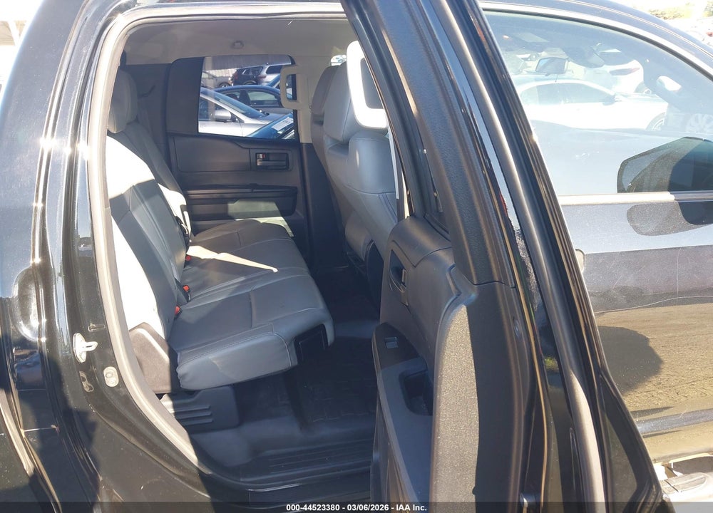 2018 TOYOTA TUNDRA SR 4.6L V8 VIN: 5TFRM5F15JX132589