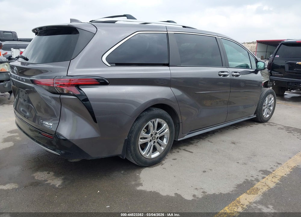 2024 TOYOTA SIENNA PLATINUM VIN: 5TDESKFC8RS137548