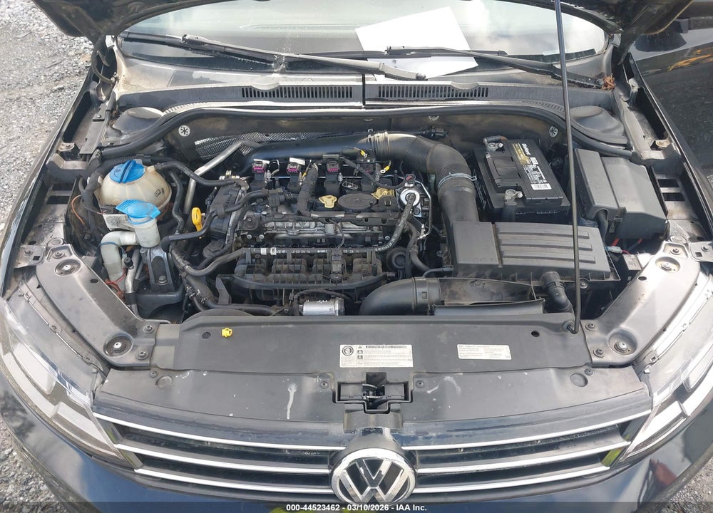 2015 VOLKSWAGEN JETTA 1.8T SPORT VIN: 3VWD17AJ8FM225106