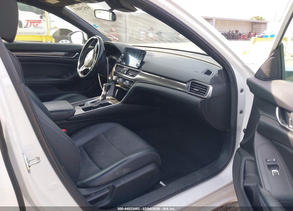 2018 HONDA ACCORD SPORT VIN: 1HGCV1F33JA235530