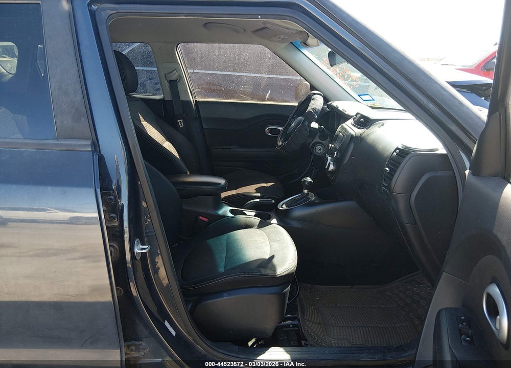 2016 KIA SOUL + VIN: KNDJP3A56G7344607