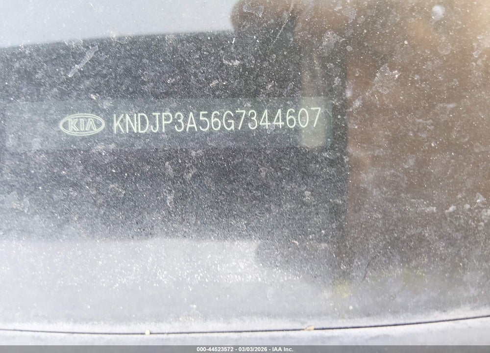 2016 KIA SOUL + VIN: KNDJP3A56G7344607
