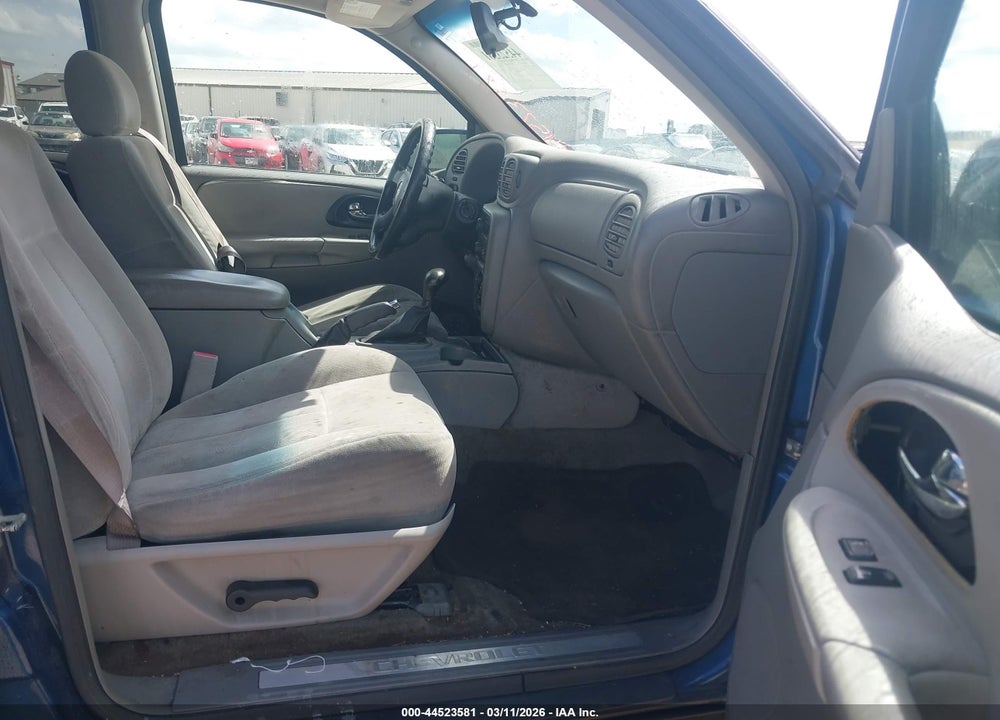 2005 CHEVROLET TRAILBLAZER LS VIN: 1GNDS13S152354885
