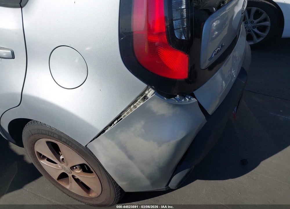 2015 KIA SOUL VIN: KNDJN2A25F7766498