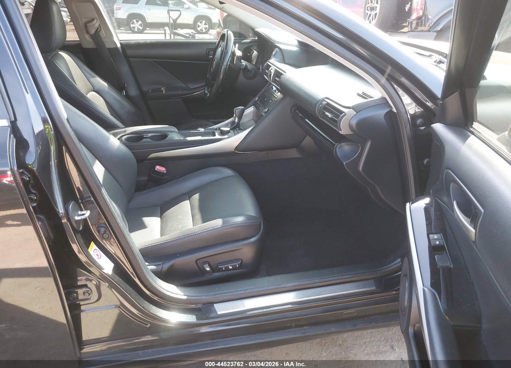 2018 LEXUS IS 300 VIN: JTHBA1D22J5075731