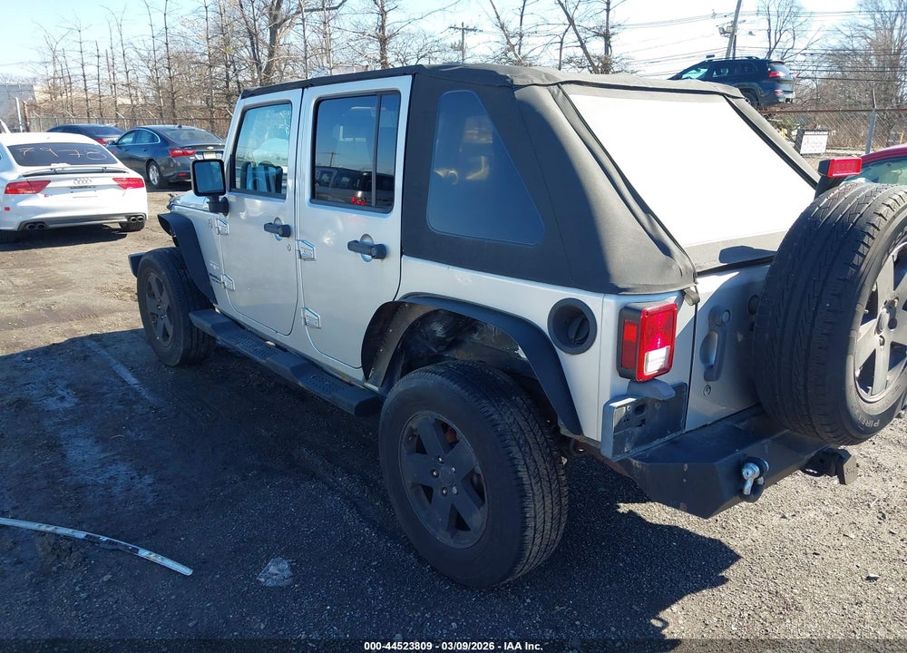 2010 JEEP WRANGLER UNLIMITED SAHARA VIN: 1J4BA5H10AL110072