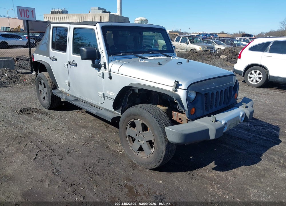 2010 JEEP WRANGLER UNLIMITED SAHARA VIN: 1J4BA5H10AL110072