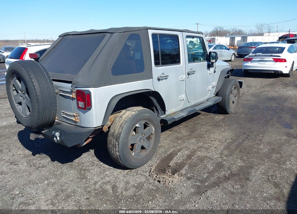 2010 JEEP WRANGLER UNLIMITED SAHARA VIN: 1J4BA5H10AL110072