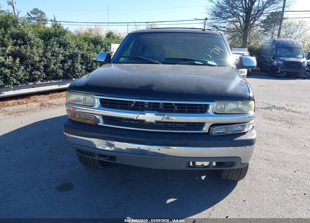 2002 CHEVROLET TAHOE LT VIN: 1GNEK13Z62R281839