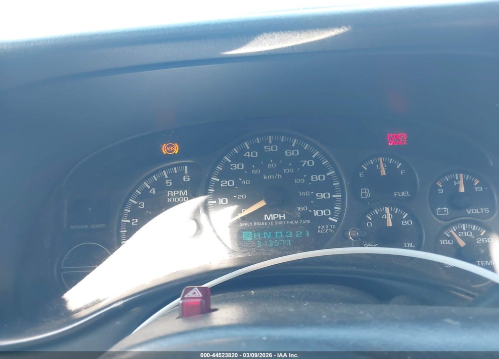 2002 CHEVROLET TAHOE LT VIN: 1GNEK13Z62R281839