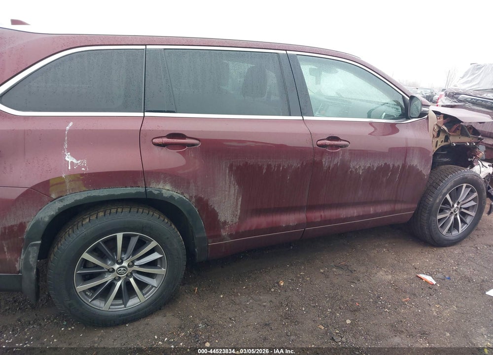 2017 TOYOTA HIGHLANDER XLE VIN: 5TDJZRFH6HS471736