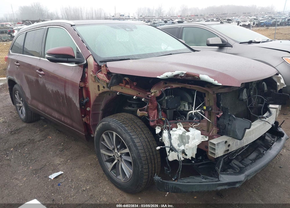 2017 TOYOTA HIGHLANDER XLE VIN: 5TDJZRFH6HS471736
