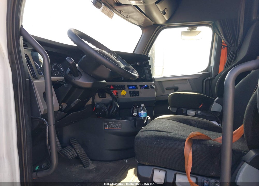 2019 FREIGHTLINER NEW CASCADIA 126 VIN: 3AKJHHDR2KSKJ5205