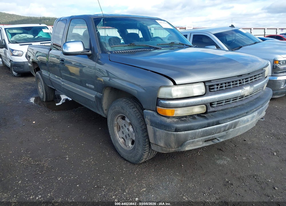 2001 CHEVROLET SILVERADO 1500 LS VIN: 2GCEK19T411405402
