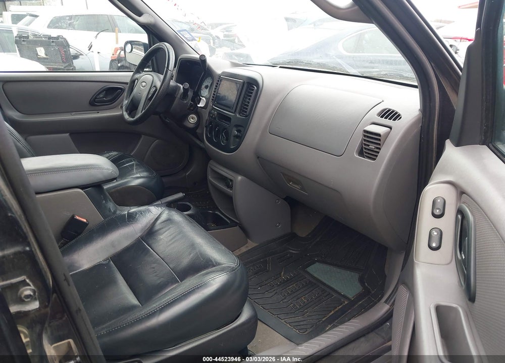 2001 FORD ESCAPE XLS VIN: 1FMCU011X1KB04134