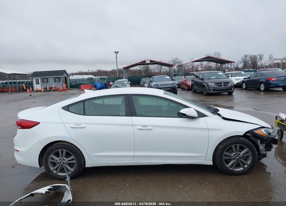 2017 HYUNDAI ELANTRA SE VIN: 5NPD84LF6HH052149