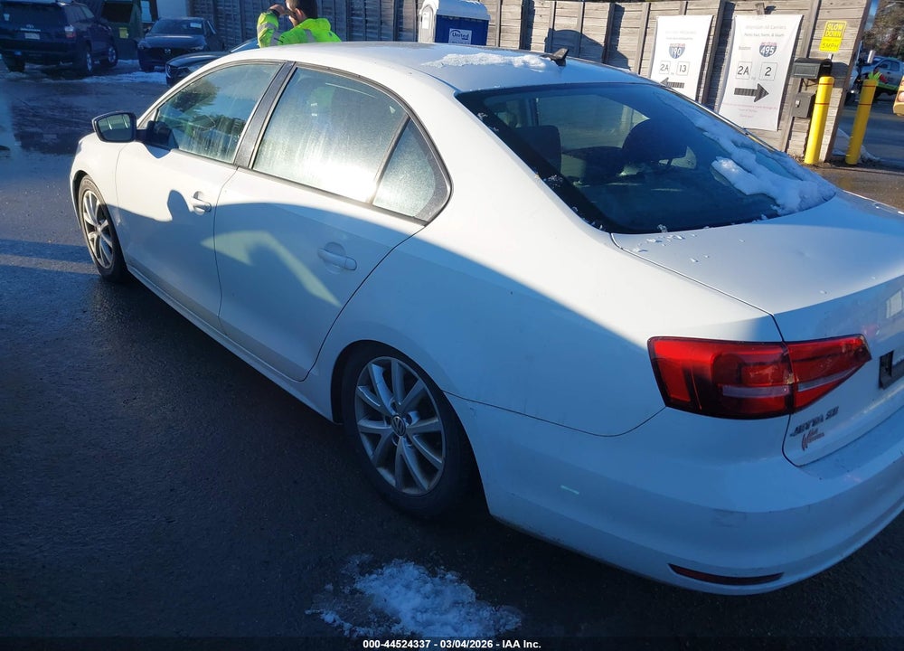 2015 VOLKSWAGEN JETTA 1.8T SE VIN: 3VWD17AJ3FM260975