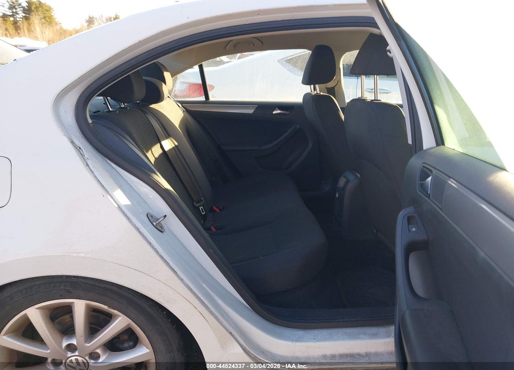 2015 VOLKSWAGEN JETTA 1.8T SE VIN: 3VWD17AJ3FM260975
