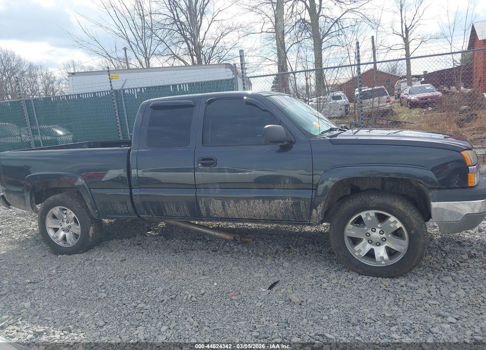 2003 CHEVROLET SILVERADO 1500 LS VIN: 1GCEK19T63E329103